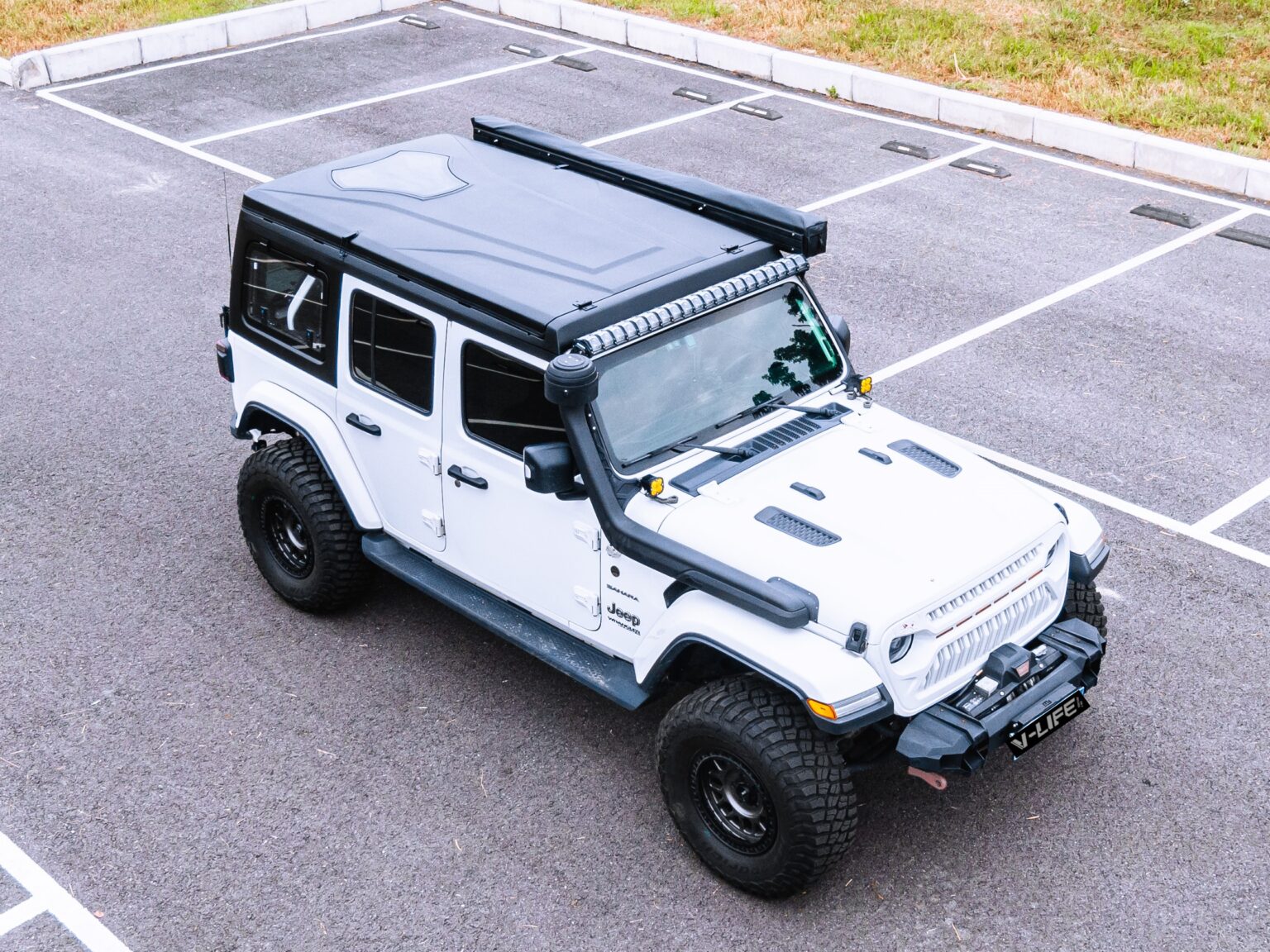 Jeep Wrangler JL Hard Shell Rooftop Tent (One Piece Camper)