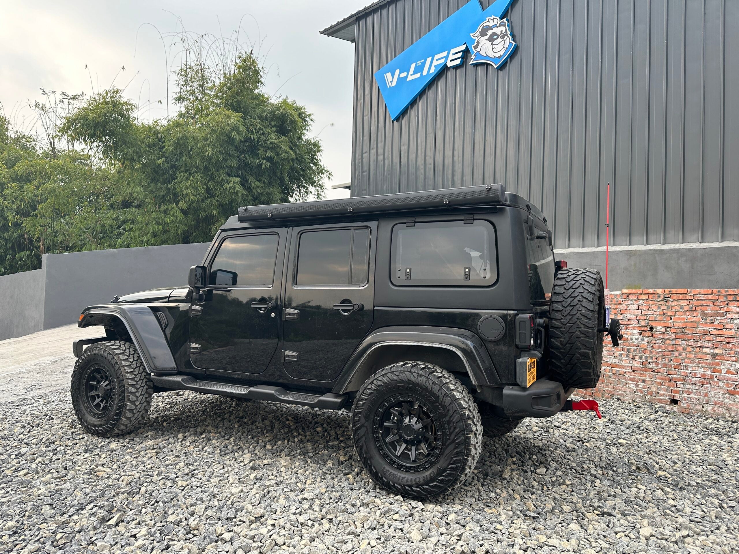 Jeep Wrangler JK Hard Shell Rooftop Tent (One Piece Camper)
