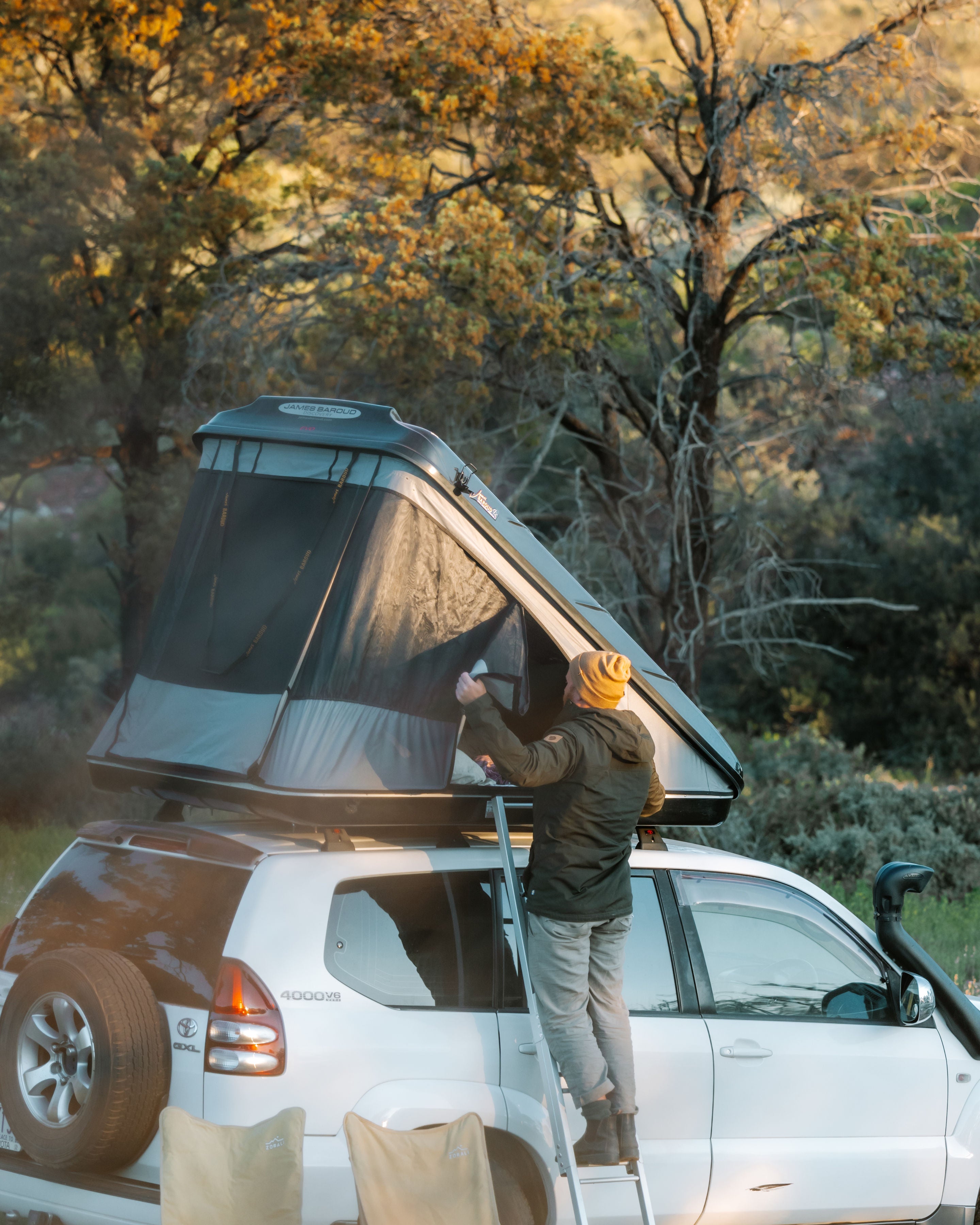 James Baroud Discovery roof top tent in Grey