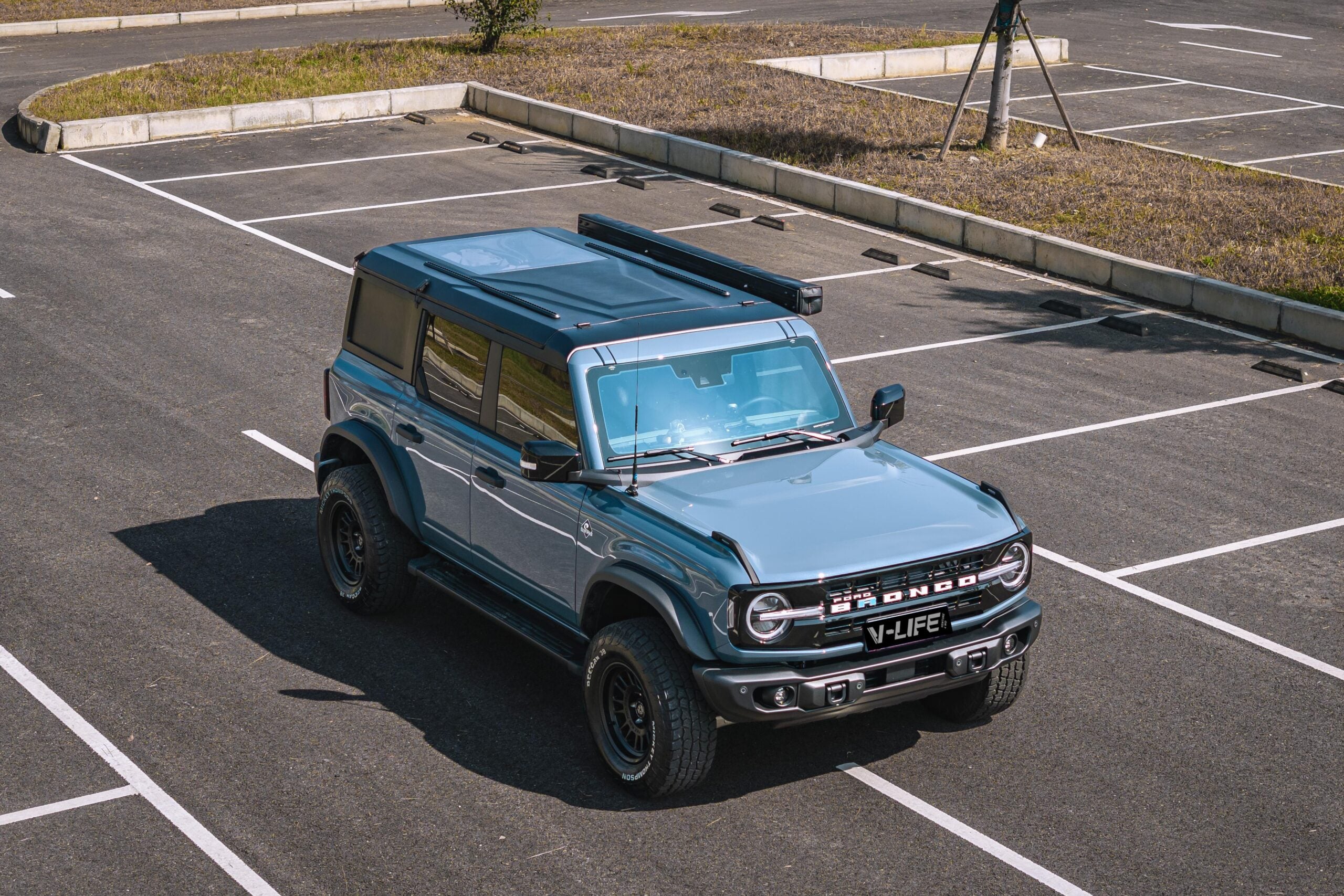 Ford Bronco Hard Shell Rooftop Tent (One Piece Camper)