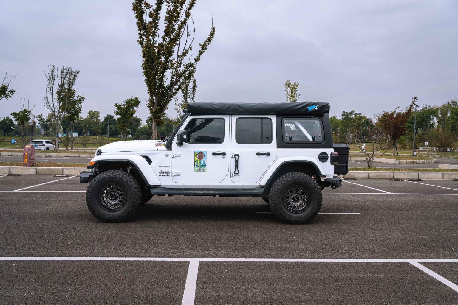 Jeep Wrangler JL Hard Shell Rooftop Tent (One Piece Camper)