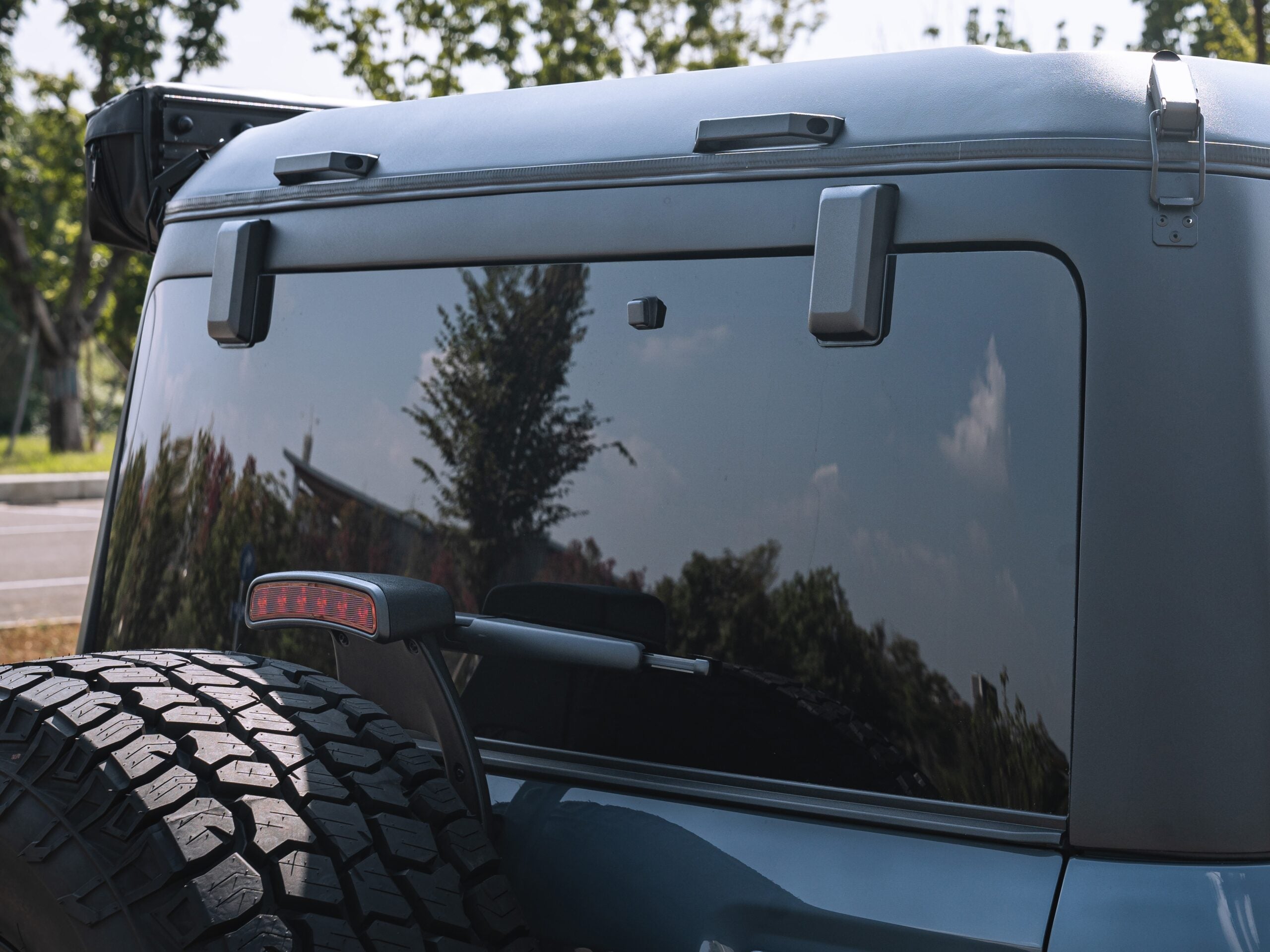 V-Life Tailgate Glass Assembly