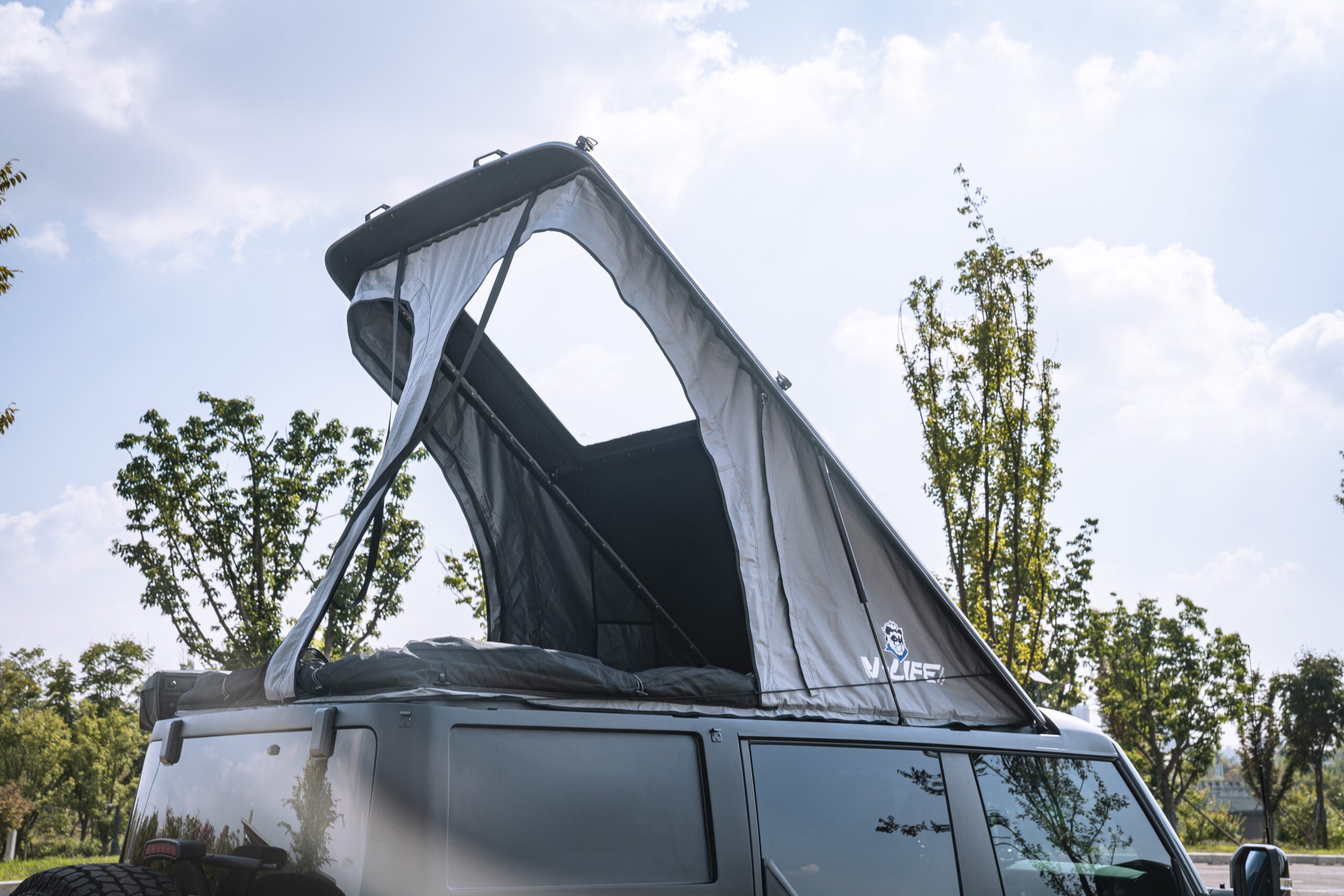 Ford Bronco Hard Shell Rooftop Tent (One Piece Camper)