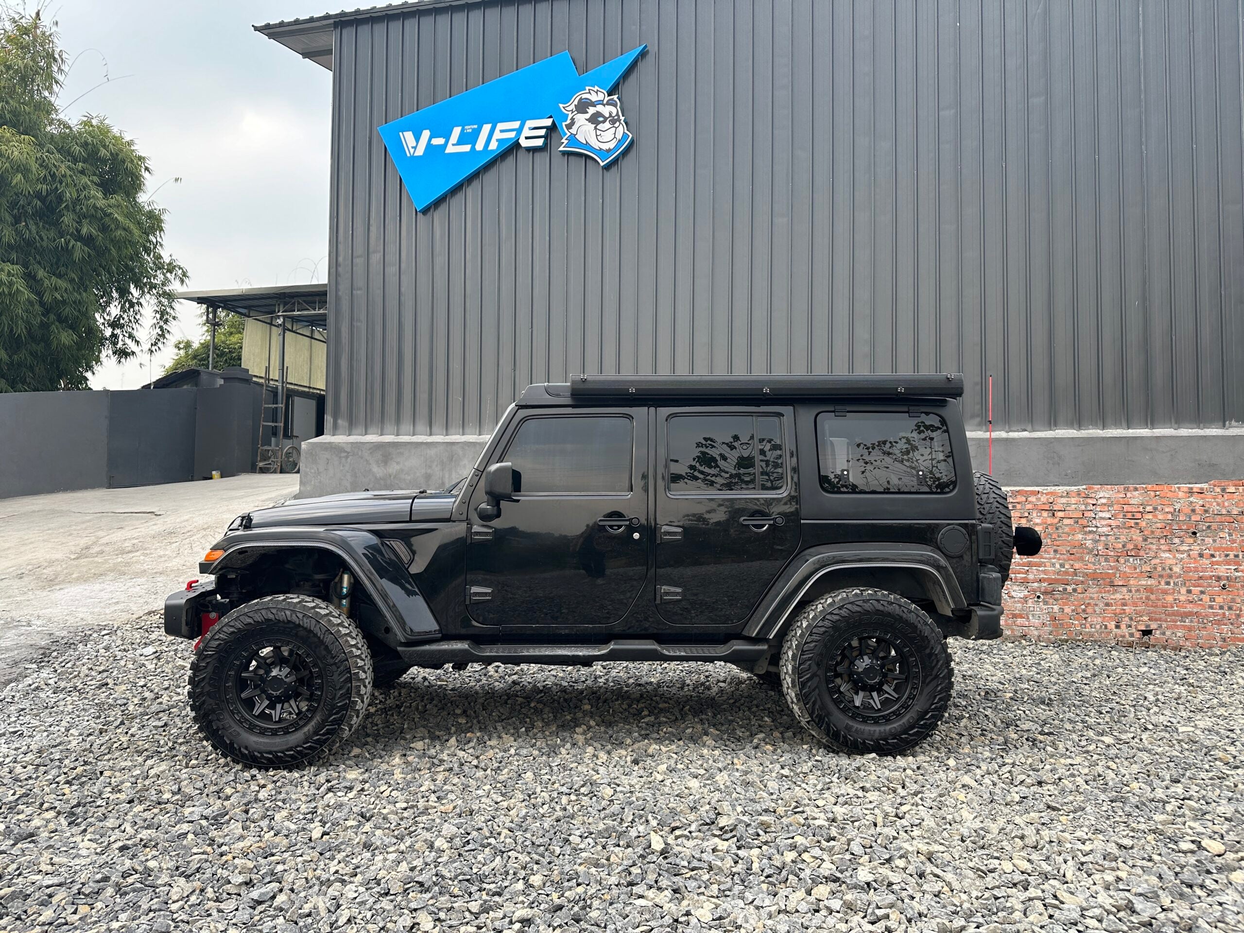 Jeep Wrangler JK Hard Shell Rooftop Tent (One Piece Camper)