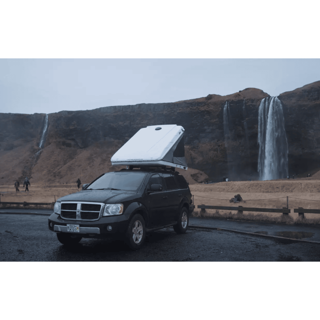 James Baroud Discovery tent in white 