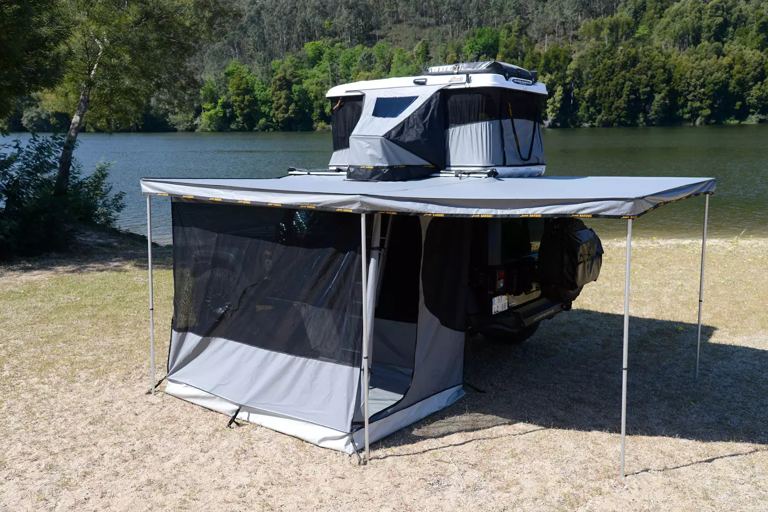 James Baroud Falcon Mosquito Netting Room