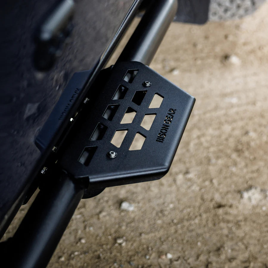 Steps for Rocksliders – INEOS Grenadier